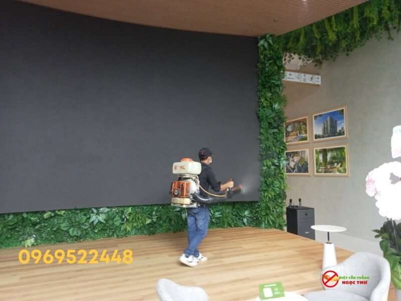 Phun thuốc diệt côn trùng tại nhà chuyên nghiệp